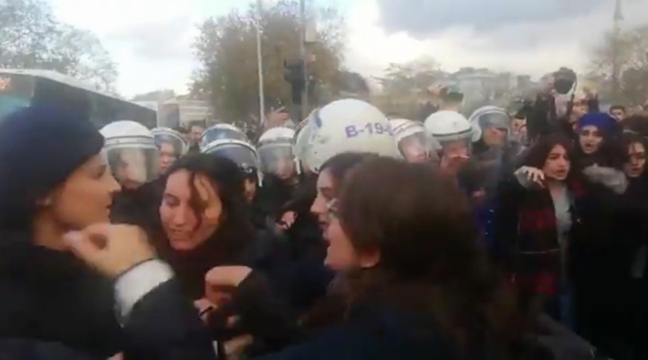 Kadıköy'de kadına şiddete karşı eylem yapanlara polis saldırdı: 7 kişi gözaltında