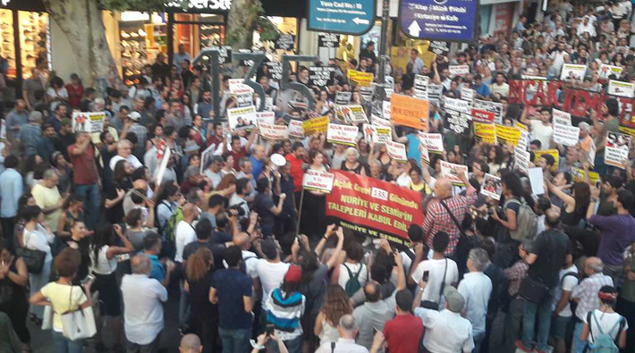 Kadıköy'de Nuriye Gülmen ve Semih Özakça için destek yürüyüşü
