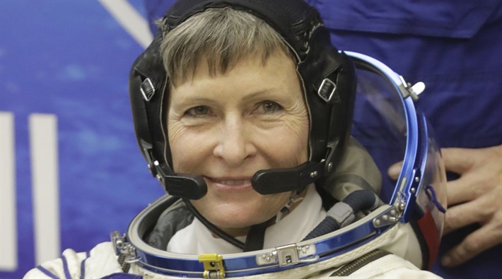 Kadın astronot uzayda rekor kırdı