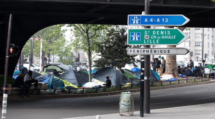 Paris’te mülteci kampı tahliye edildi