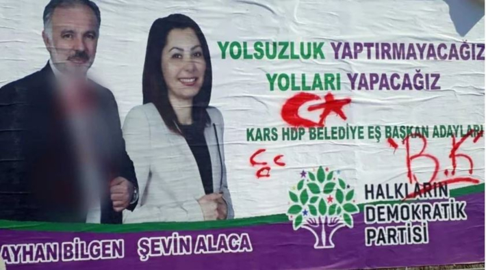 Kars’ta HDP reklam panolarına ırkçı saldırı düzenlendi