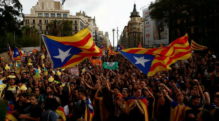 Katalonya parlamentosu bağımsızlık için toplanıyor