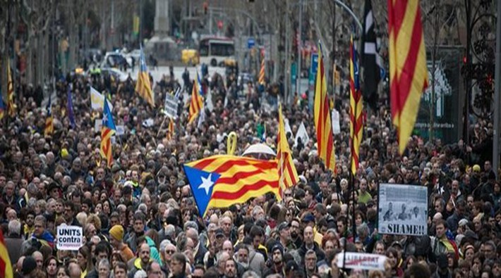 Katalonya'da bağımsızlık eylemleri 15. gününde devam ediyor