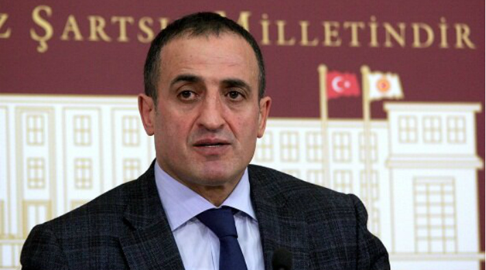 MHP'de başkanlık istifası: Genel Başkan Yardımcısı Atila Kaya görevini bıraktı