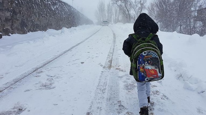 Kayseri ve Sivas'ın bazı ilçelerinde eğitime kar engeli