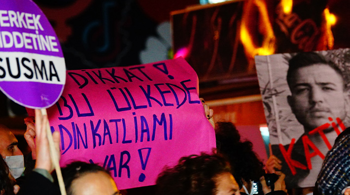 Kadıköy'de kadın cinayetleri protestosu: 'Artık yeter!'
