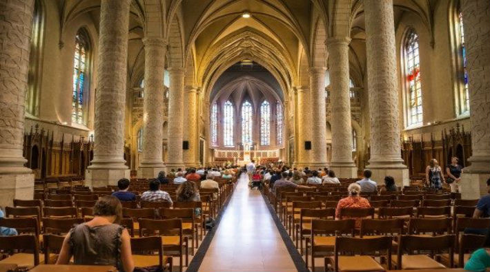 Kiliseler Satışa Çıktı: 'Artık İnsanlar Tanrıya İnanmıyor'