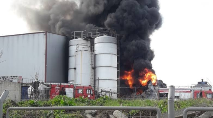 Kocaeli'de endüstriyel geri dönüşüm tesisinde yangın