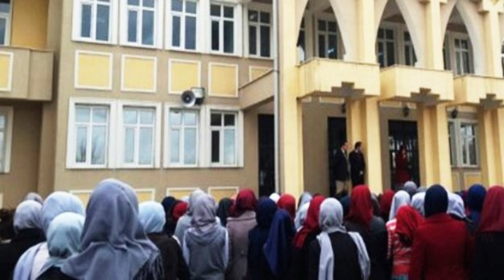 Kocaeli'de imam hatibe gitmek istemeyen 59 öğrenci açıkta kaldı