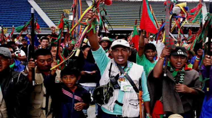 Kolombiya'da yerliler şiddete karşı harekete geçiyor