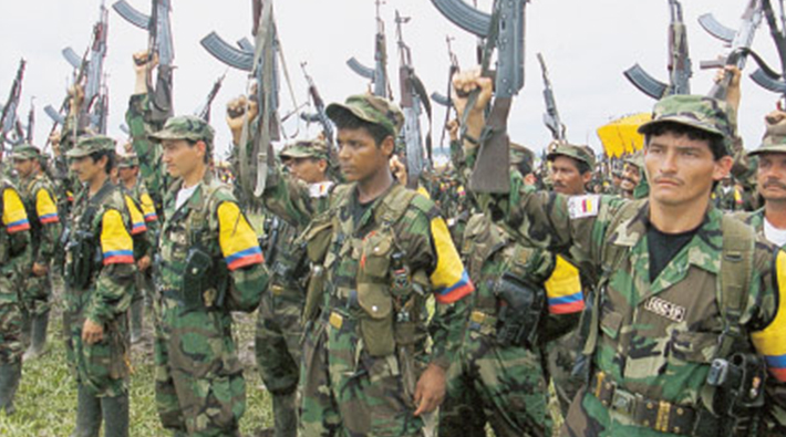 Kolombiya'da FARC tüm silahlarını teslim etti