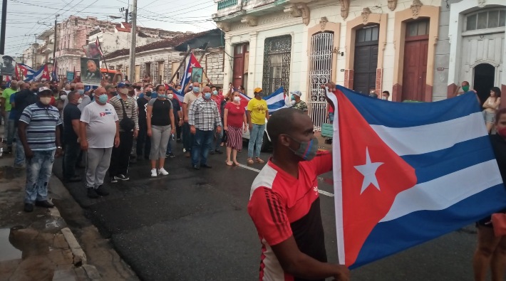 Küba halkı ABD destekli provokasyonlara karşı devrimi savundu: 'Sokaklar devrimcilerindir' 