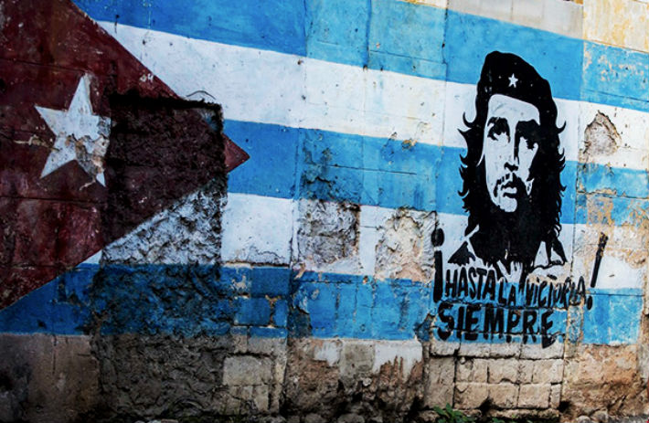 Küba halkı yeni anayasa için sandığa gitti