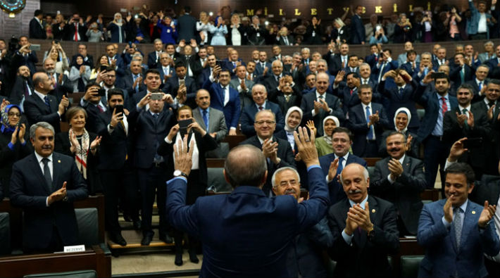 Kulis: Davutoğlu önderliğinde bir parti bir aya kadar duyuralacak