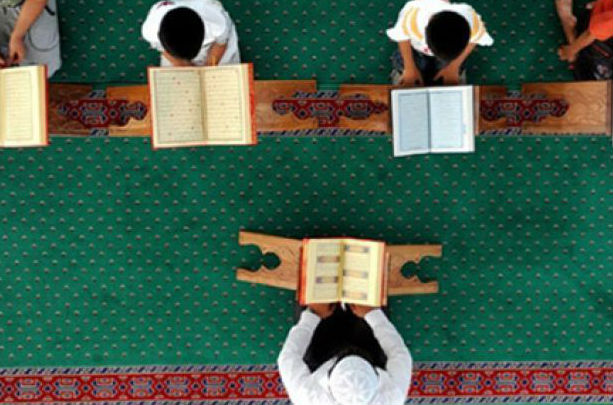 Kuran kursunda çocuklara masaj yaptıran imama soruşturma