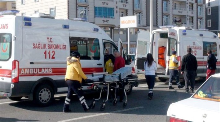 İstanbul’da İETT otobüsü kaza yaptı: Çok sayıda yaralı