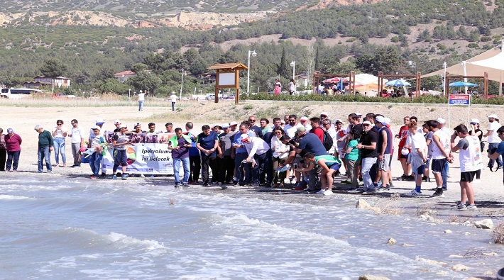 Kuruyan göllere dikkat çekmek amacıyla Burdur'da 'Ulusal Göller Arası Basketbol Turnuvası' düzenlendi