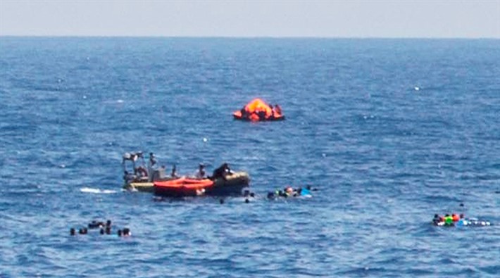 Kuşadası açıklarında göçmen botu battı: 11 ölü, 4 kayıp