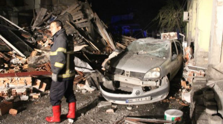 Kütahya'da bir lokantada patlama: İki katlı bina yıkıldı