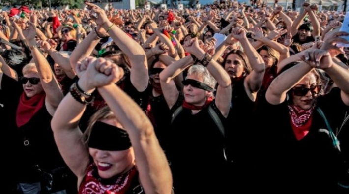 Las Tesis'ten İstanbul Sözleşmesi için direnen Türkiyeli kadınlarla dayanışma mesajı