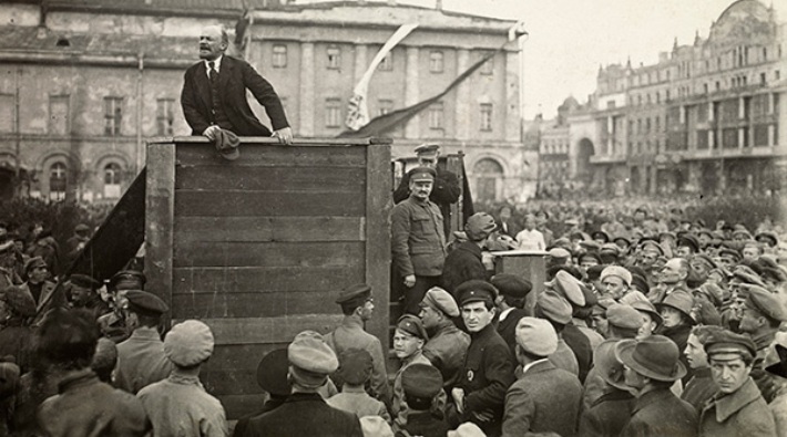 Lenin, işçileri mücadelede birleştirmeyi amaçladı