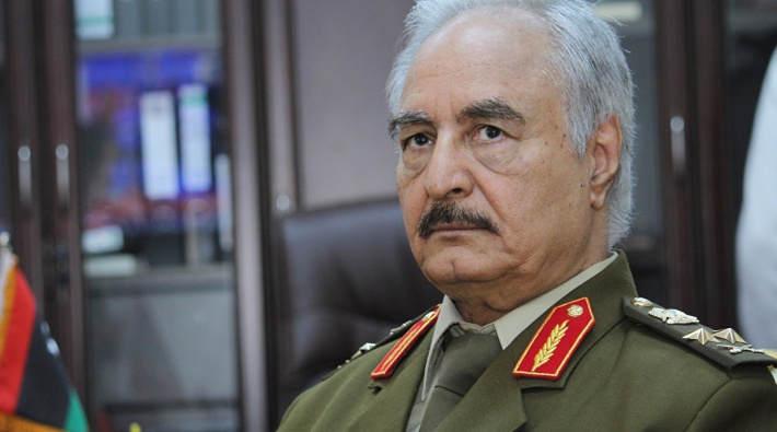 Libyalı General Halife Hafter askeri görevlerini bıraktı