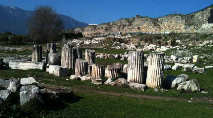 Bakanlık, Efes'ten sonra Avusturyalı ekibin Limyra Antik Kenti kazısını da durdurdu