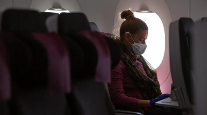Koronavirüs hastası uçağa bindi, 13 kişi karantinaya alındı