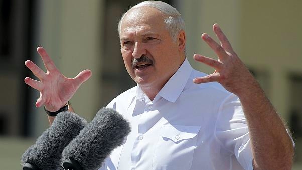 Lukaşenko, seçimlerin ardından Belarus’ta grev kararı alınan fabrikaların kapatılması talimatını verdi