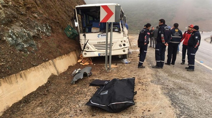 Maden işçilerini taşıyan araç kaza yaptı: 2 ölü, 7'si ağır 22 yaralı