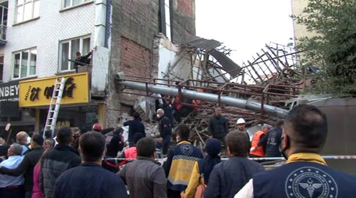 Malatya'da 2 katlı bina çöktü: 13 kişi enkazdan yaralı olarak çıkarıldı