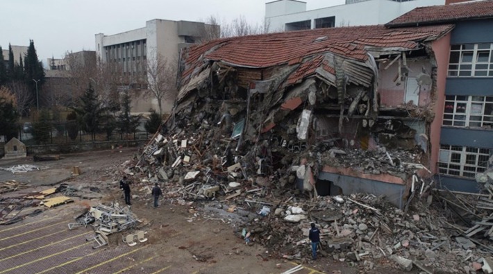 Malatya’da depremden etkilenen 9 ilçede daha yarı yıl tatili uzatıldı