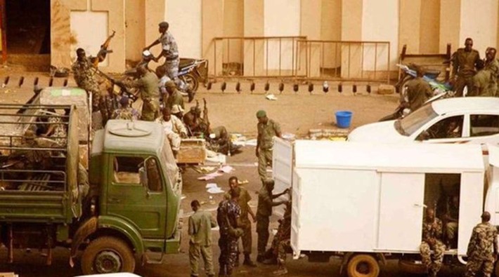 Mali'de darbe girişimi iddiası: 'Cumhurbaşkanı ve kabine üyeleri tutuklandı'