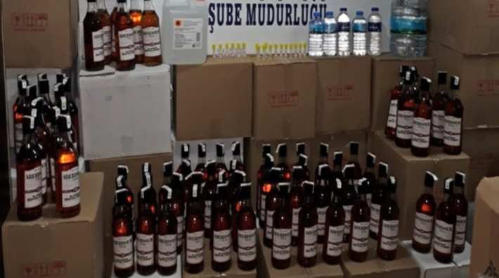 Manisa'da 3 bin 615 litre sahte içki ele geçirildi