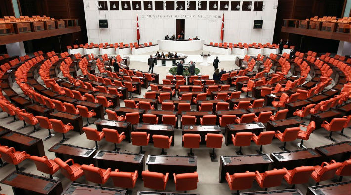 AKP'nin önerisiyle Meclis 19 Temmuz'a kadar çalışacak