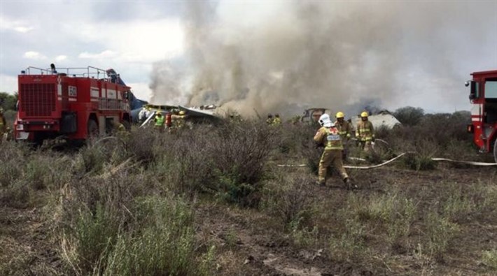 Meksika'da 101 kişiyi taşıyan uçak düştü: Ölü yok