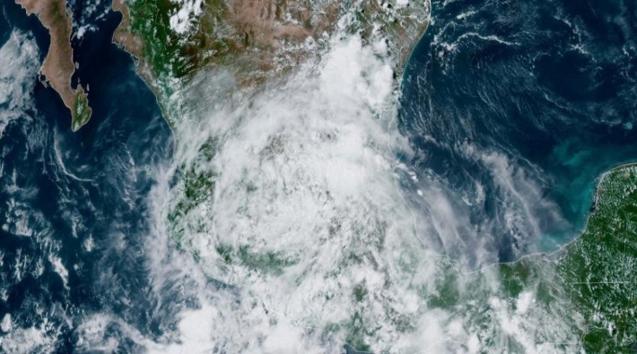 Meksika'da fırtına nedeniyle en az 8 kişi hayatını kaybetti
