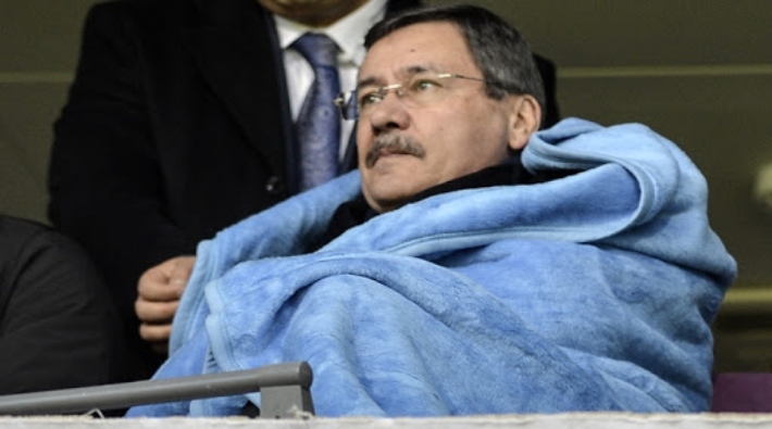 Melih Gökçek, İstanbul'da oluşan hortumdan İmamoğlu'nu sorumlu tuttu