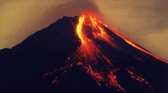 Merapi Yanardağı'nda patlama