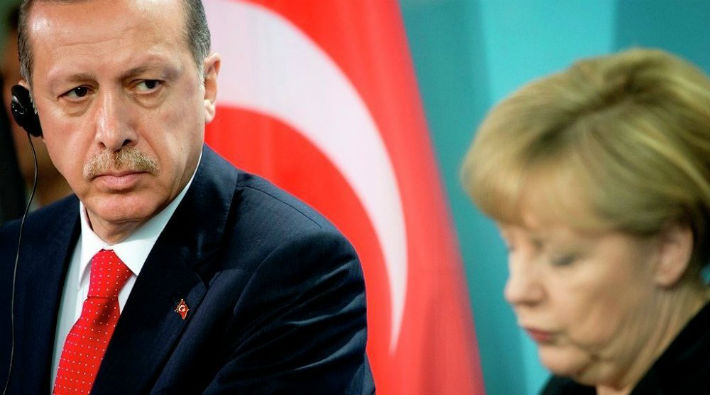 Almanya Çavuşoğlu'nu yalanladı: Merkel Erdoğan'ı davet etmemiş