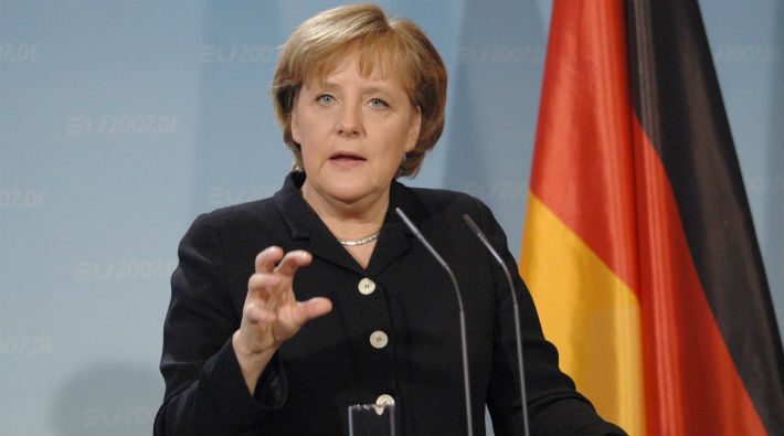 Merkel’den Türkiye’ye silah satışına ilişkin açıklama: Yasaklanmamalı
