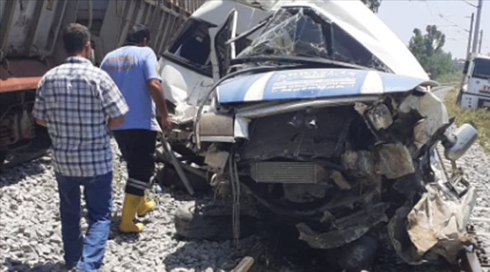 Mersin'de tren kazası: En az 1 kişi hayatını kaybetti, 8 yaralı var