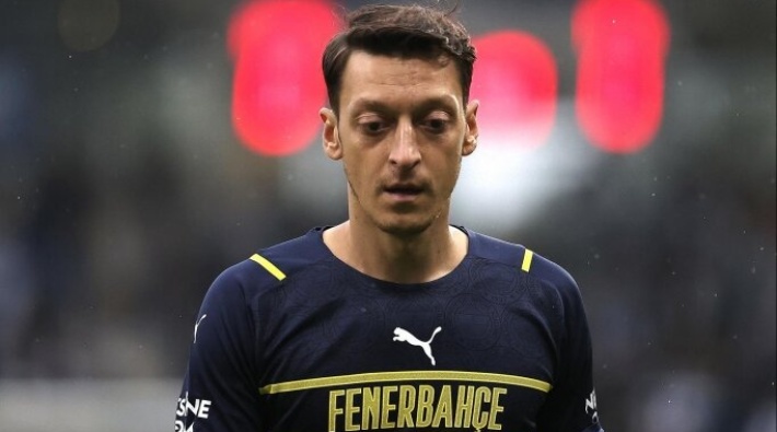 Mesut Özil'den Arsenal teknik direktörü Arteta'ya gönderme