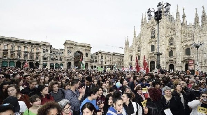 Milan'da binlerce kişi ırkçılığa karşı yürüdü