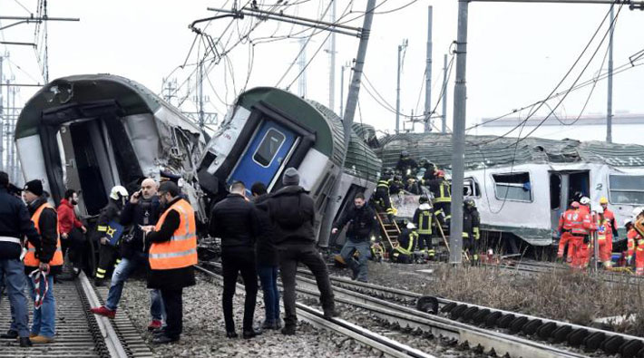 Milano'da tren kazası: En az 3 ölü, 110'dan fazla yaralı