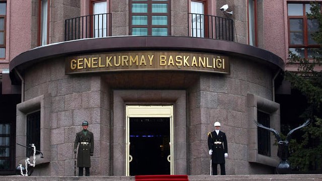TSK diri diri gömülüyor: Savunma Bakanlığı'ndaki sivillerin askeri rütbeleri belirlendi