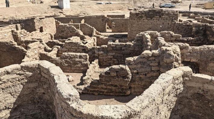 Mısır, 3 bin yıl öncesine ait kayıp antik kenti dünyaya tanıttı