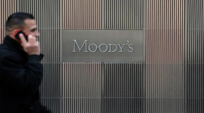 Moody's 18 Türk bankasının kredi notunu düşürdü