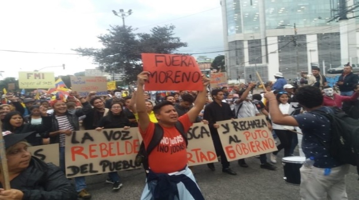 Ekvador halkı yolsuzluğa ve özelleştirmelere karşı sokakta