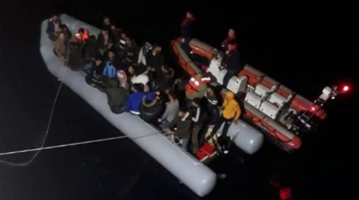 Mülteci botu sahil güvenlik botuyla çarpıştı: 3 ölü, 2 kayıp